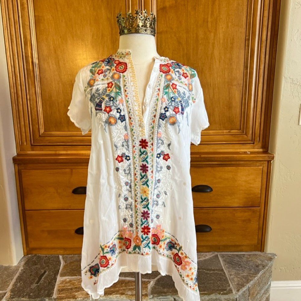 Johnny Was White Floral Top Size Small